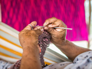 How long does it take to weave a Wayuu bags?
